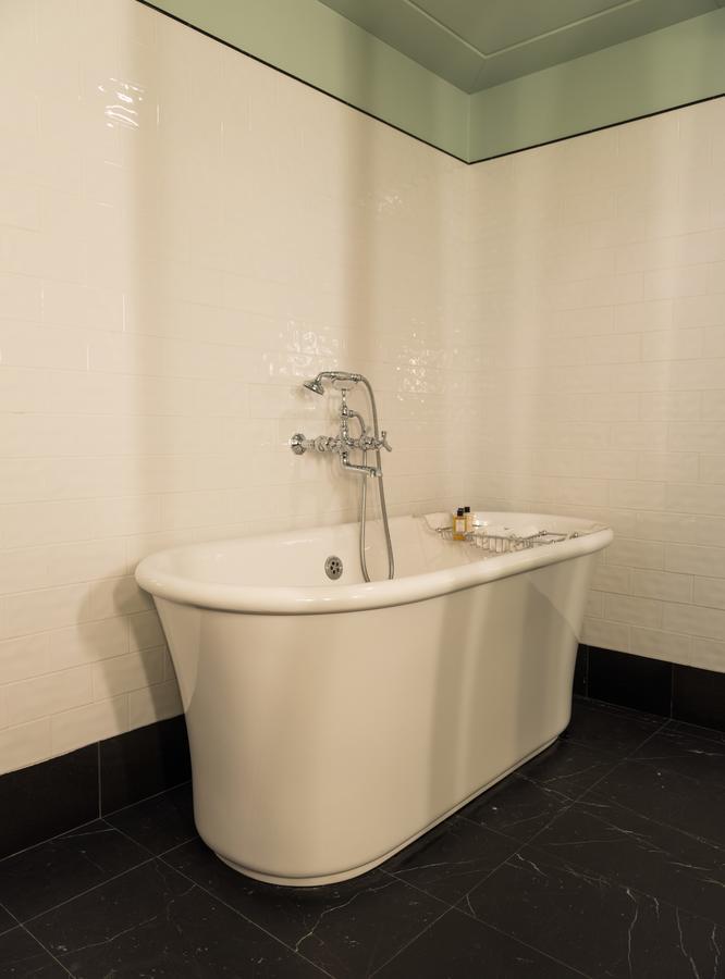 Wittmore Suite,645896514:JPEG